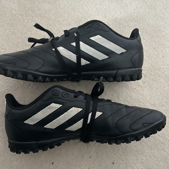 Adidas turf soccer shoes - Picture 3 of 5